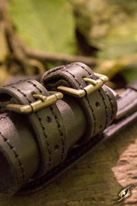 Adventurer Swordholder - Black L