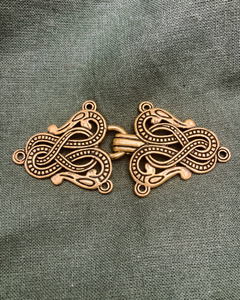 Urnes Garment Hook - haczyki z brązu