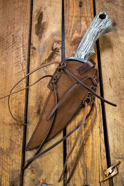 Ranger Knife & Scabbard - Right - Brown