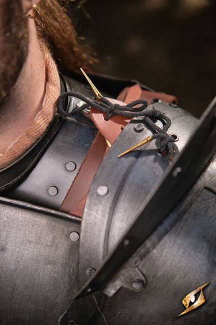 Captain Pauldrons - Epic Dark