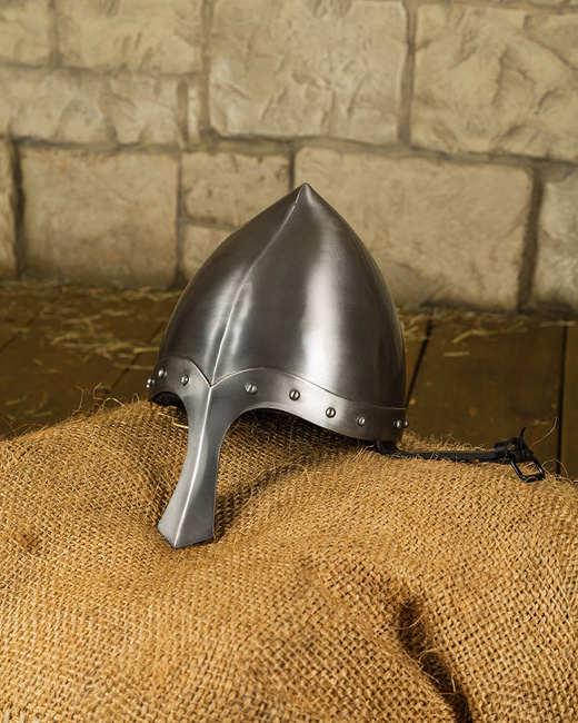 Tankred Helmet