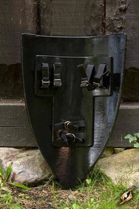 Crusader Shield - Black/White - 70x50 cm