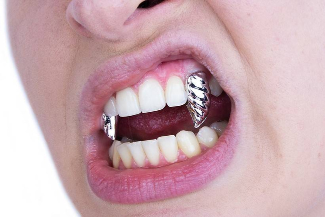 ScareCrow Vampire Fangs - Spiral - Chrome