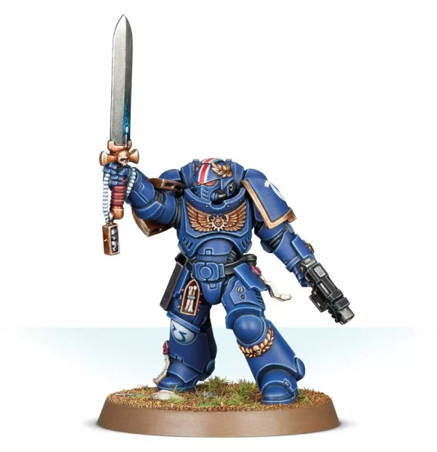 Warhammer 40000: Space Marines Primaris Lieutenant with Power Sword