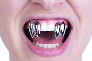 ScareCrow Vampire Fangs - Shredders - Chrome