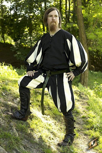 Landsknecht Shirt - Black/Off-white