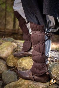 Padded Squire Greaves - Brown - pikowane nagolenniki