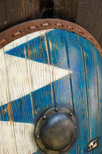 Norman Shield-Blue/White - 115x58 cm