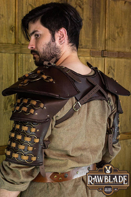 Fighter Gorget with Pauldrons - Brown
