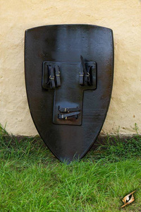 Crusader Shield - Wood/White - 90x60 cm