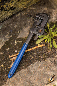 Spiked Monkey Wrench - 50 cm - Blue