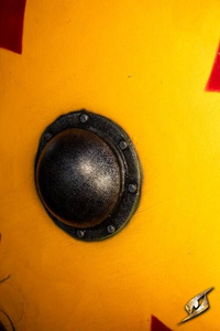 GastiR Shield - Yellow/Red - 75 cm