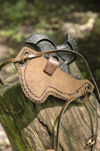 Tornado Shuriken Holder - Brown - inc. Shuriken