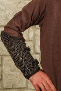 Connor Chainmail Bracers - Browned