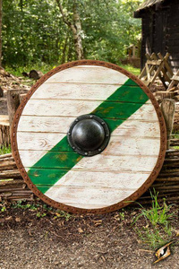 Thegn Shield - Green/White - 80 cm
