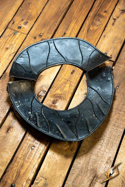 Raider Gorget - Epic Dark/Rust Patina