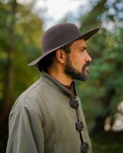 Felted Hat With Wide Brim Black - średniowieczny kapelusz z szerokim rondem