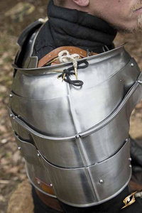 Milanese Pauldrons - Polished Steel