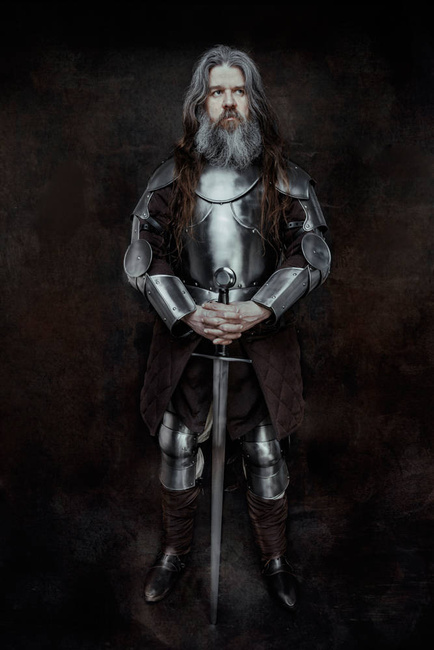 Gustav Plate Arm Guard - Browned