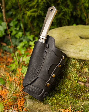 Geralt Bracers with Throwing Dagger Holder - Right - Black