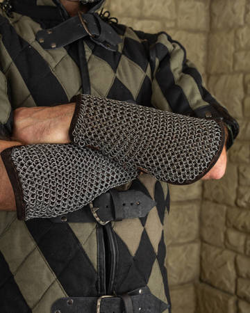Connor Chainmail Bracers - Oiled