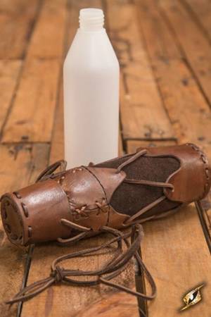 Laced Bottle Holder Brown + 500ml Plastic Flask