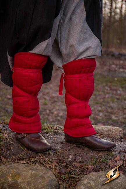 Padded Squire Greaves - Red - pikowane nagolenniki